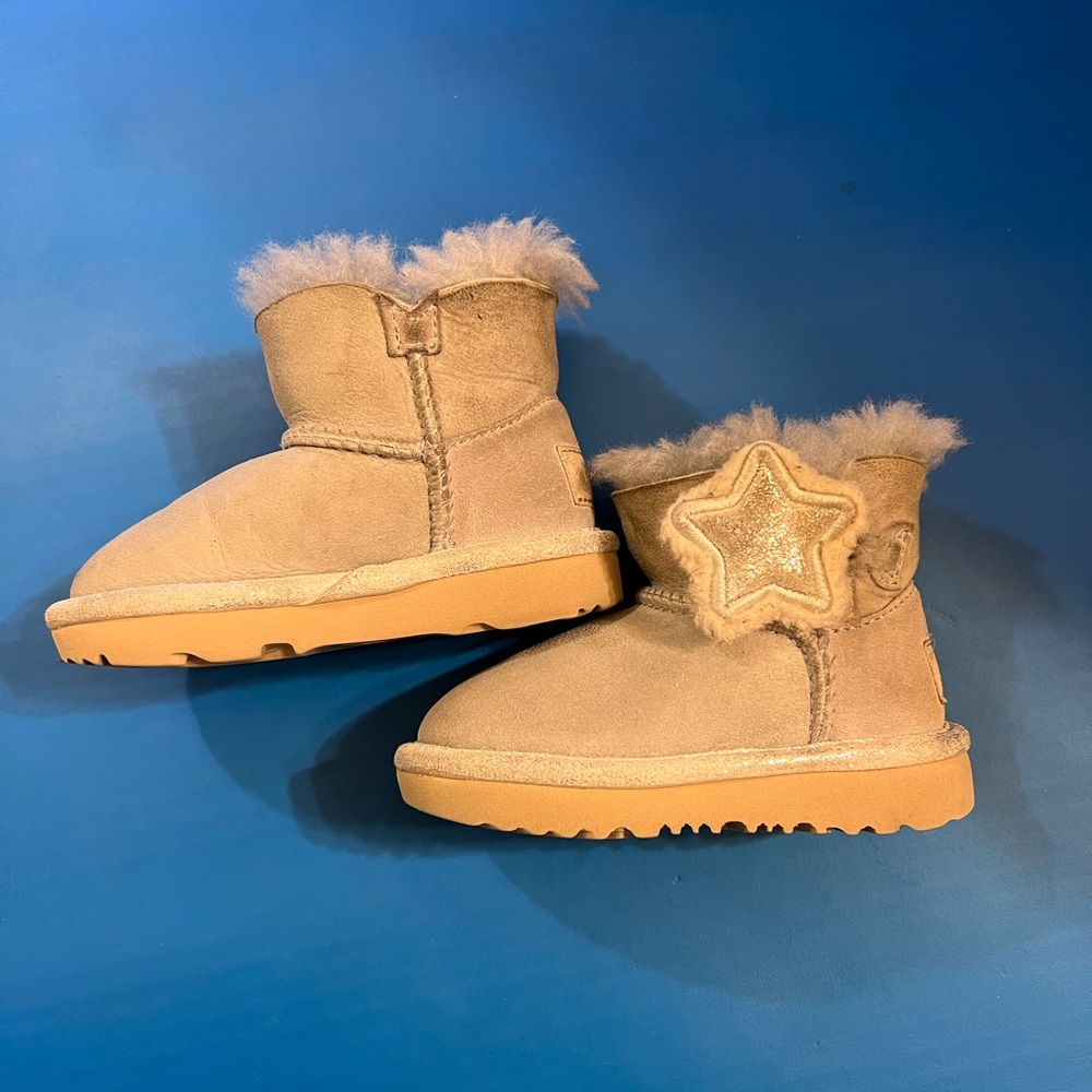 UGG Mini Bailey Button Star Boots for kid